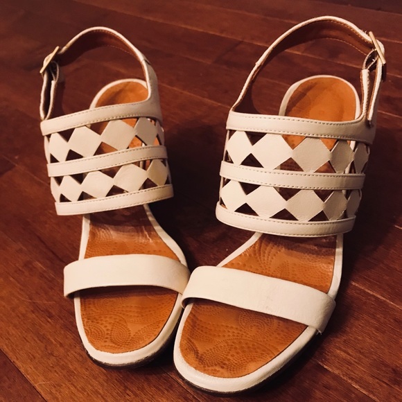Chie Mihara Shoes - Chie Mihara Cream Wedges